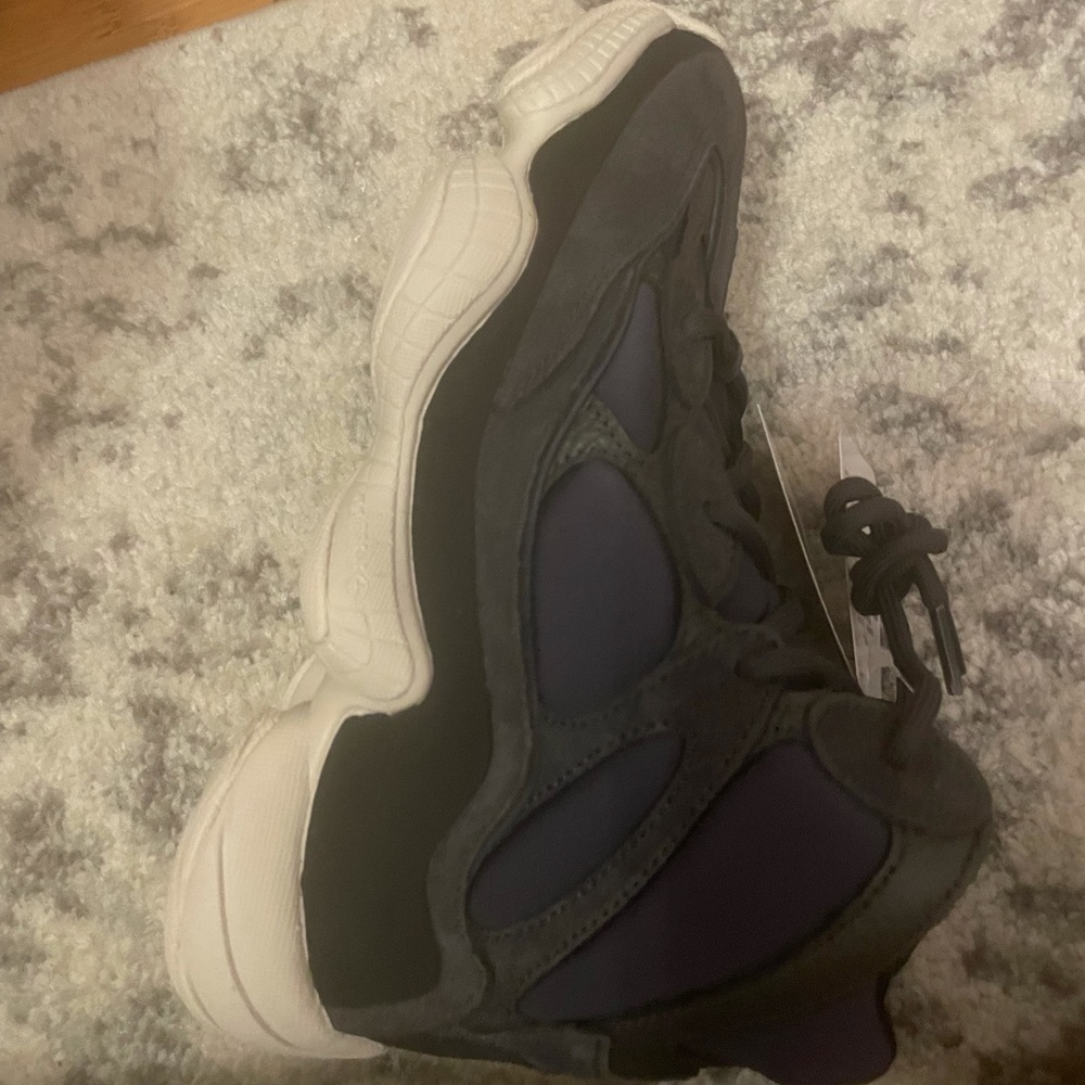 Yeezy 500 brand new never worn